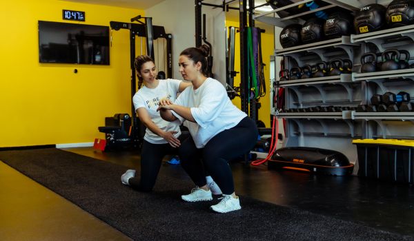 hack squat alternative exercise being demonstrated